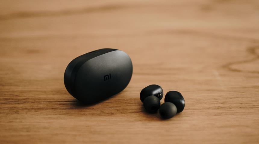 Patenti alındı: Xiaomi kulaklıkları telefonların içine taşıyor!