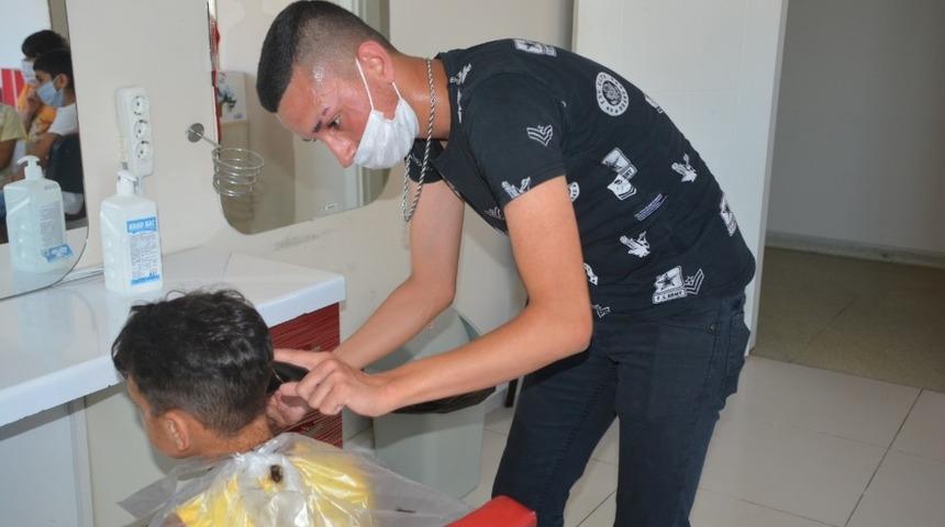 Miniklerin bayram tıraşı İzmit Belediyesinden