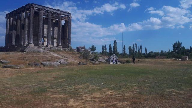 Aizanoi Antik Kenti’ne ziyaretçi akını