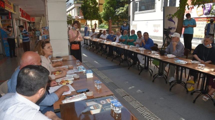 Başkan H&uuml;rriyet, BELSA esnafıyla bir araya geldi