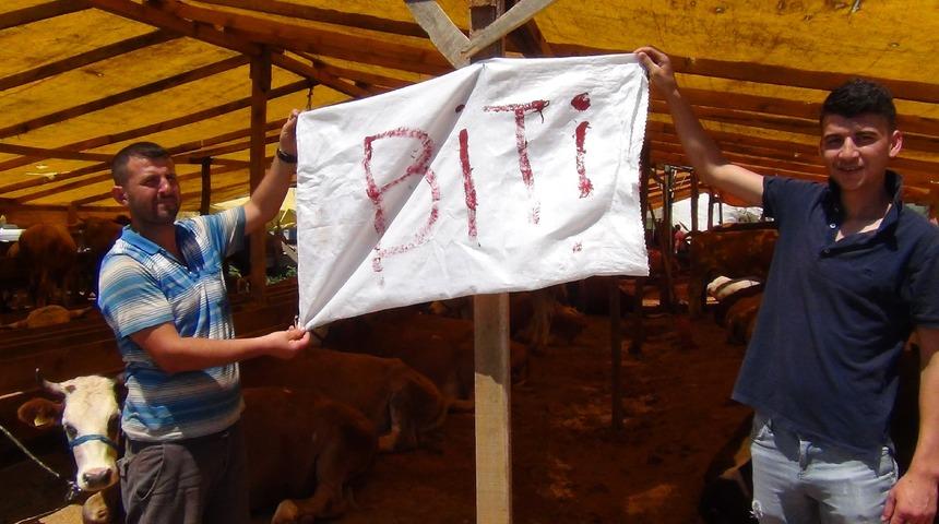 Yer: Bursa! Bayrama 4 gün kala pazarda kurban kalmadı