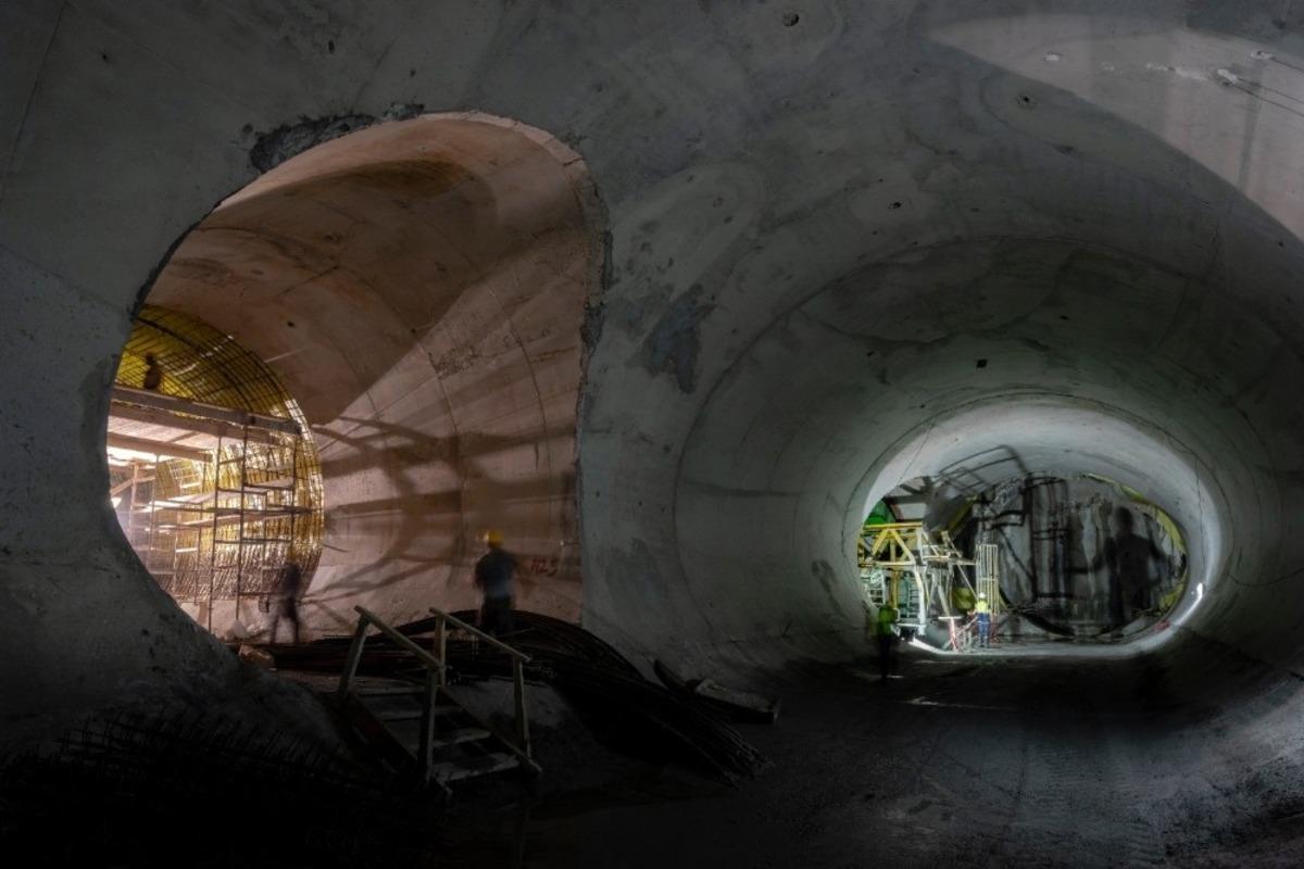 Narlıdere Metrosu&rsquo;ndaki ikinci t&uuml;nel &uuml;&ccedil;&uuml;nc&uuml; istasyona ulaştı