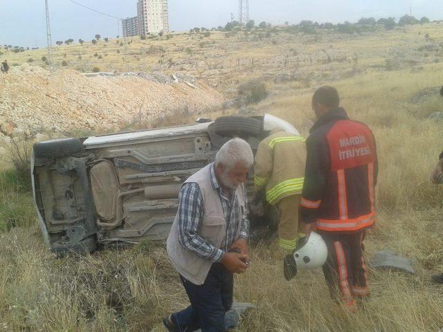 Mardin’de otomobil şarampole uçtu: 1 yaralı