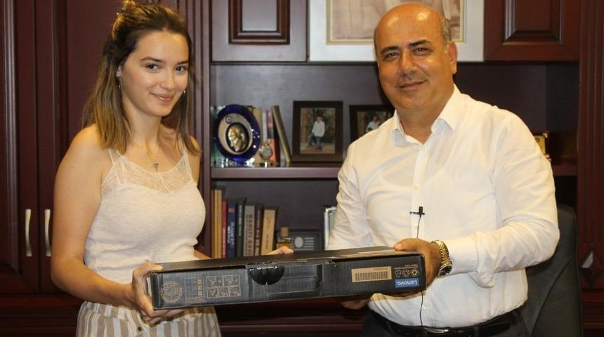 YKS Şampiyonuna &Ouml;d&uuml;l