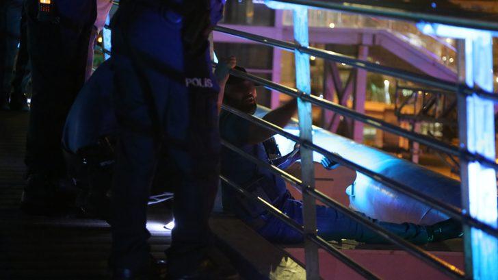 İnternetten tanıştığı kadın evli çıkınca, köprüye çıkıp kendini kesti G2