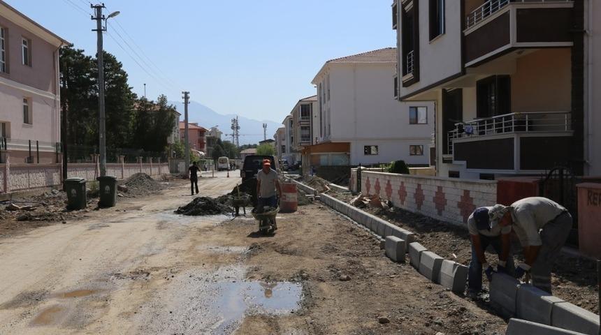 Refik Aras Sokakta &ccedil;alışmalar devam ediyor