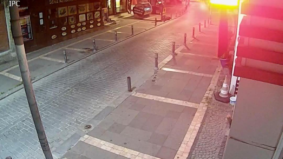 Şile'de T&uuml;rk bayrağına saldırı! Ortaya &ccedil;ıkınca hemen harekete ge&ccedil;ildi