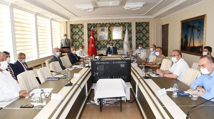 Pandemi kurulu Vali &Ccedil;uhadar başkanlığında toplandı