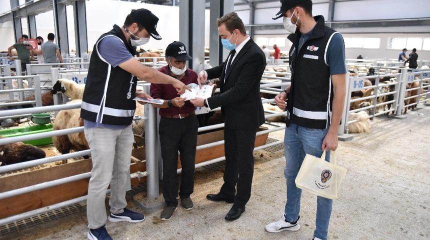 Polis kurban pazarında sahte para konusunda uyardı