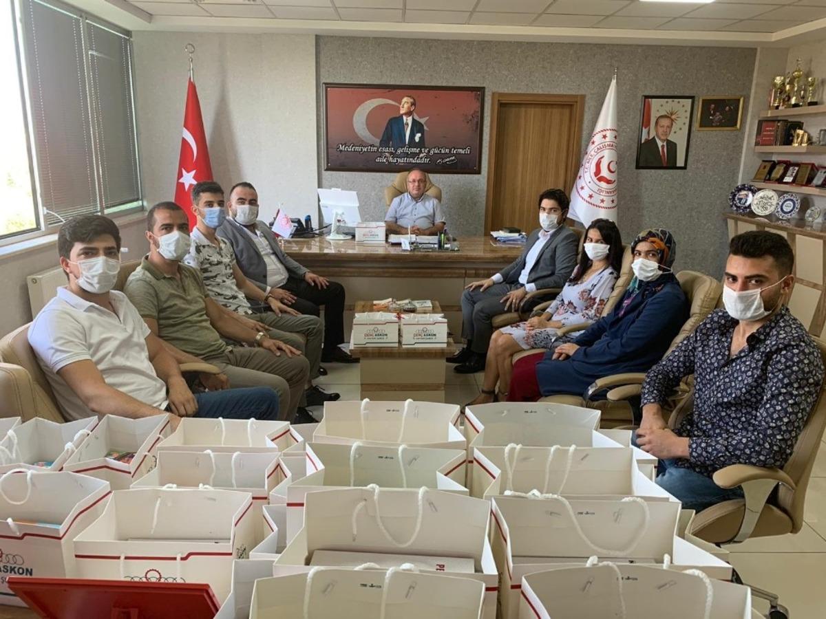 Gen&ccedil; Askon&rsquo;dan anlamlı yardım