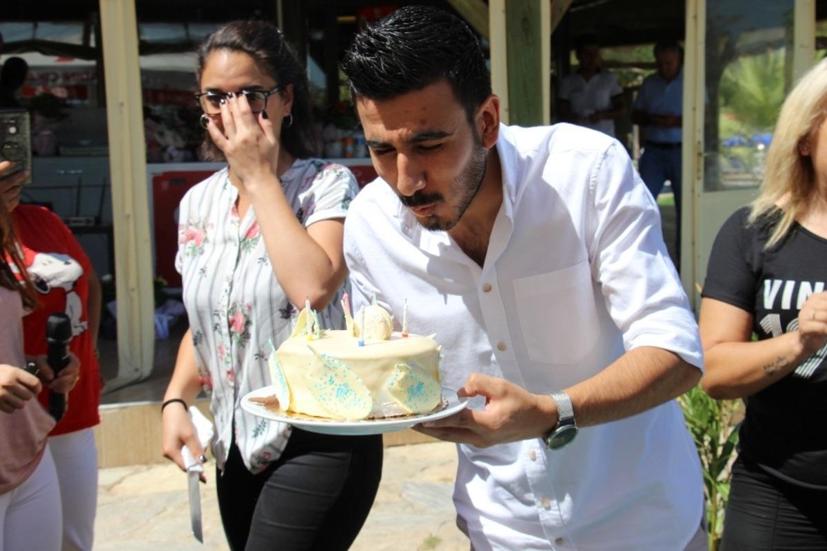 Başkan Kaplan&rsquo;dan gazeteci Kazankaya&rsquo;ya doğum g&uuml;n&uuml; s&uuml;rprizi