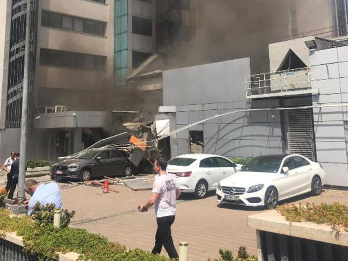 Gayrettepe'de trafoda patlama! &Ccedil;ok sayıda ekip sevk edildi