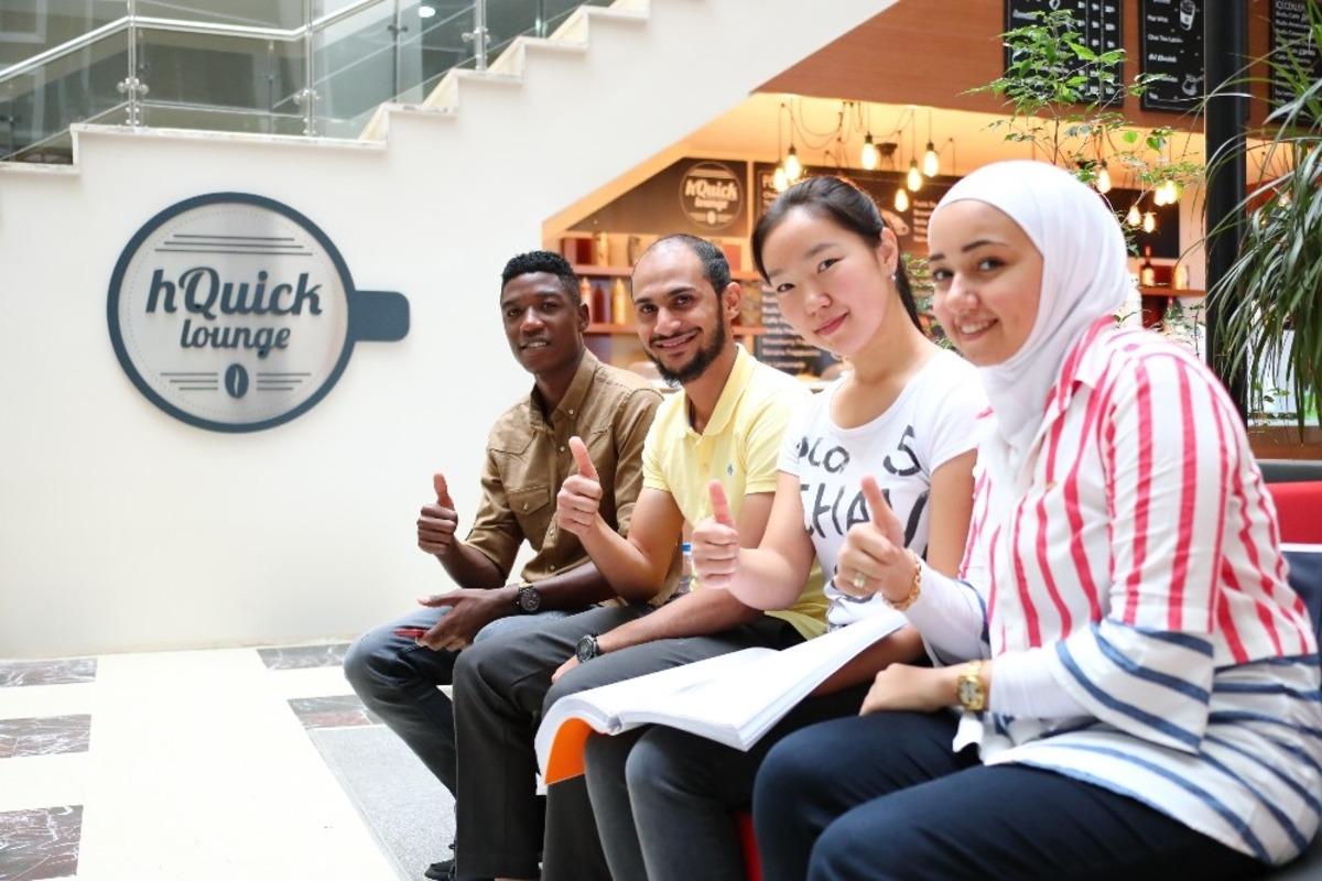 HK&Uuml; &ouml;ğrencileri uluslararası eğitim olanaklarıyla d&uuml;nyaya a&ccedil;ılıyor