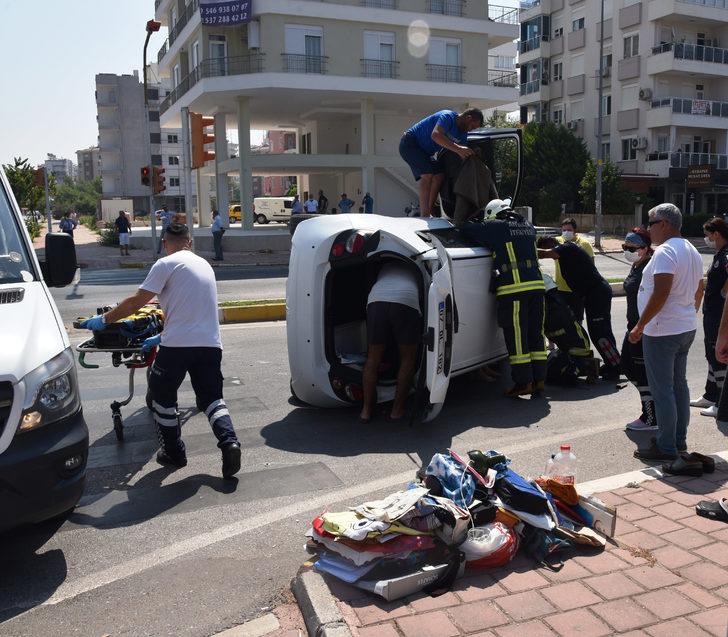 Devrilen otomobilde sıkışıp kaldı! İmdadına itfaiye yetişti G2