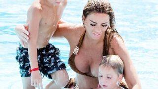 Katie Price bu sefer tatil için Türkiye'de