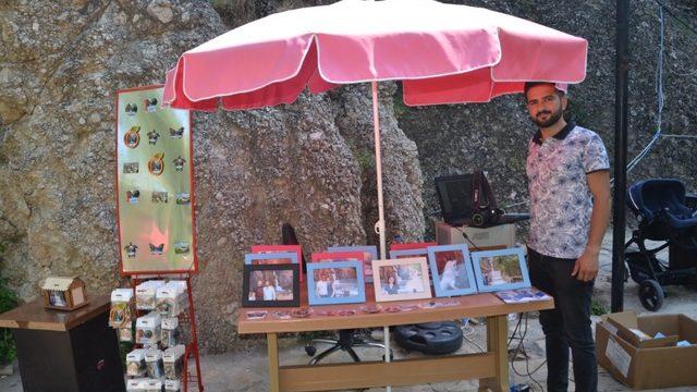 Günpınar Şelalesinin seyyar fotoğrafçısı dertli