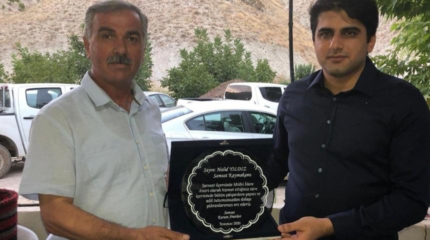 Samsat Kaymakamı Halid Yıldız&rsquo;a veda programı d&uuml;zenlendi