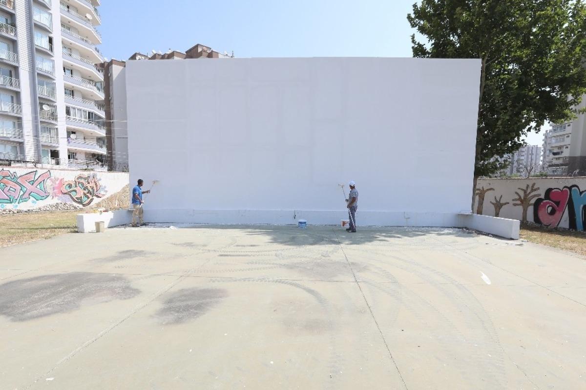 Mezitli&rsquo;de yazlık sinema, Kurban Bayramı sonrası a&ccedil;ılıyor