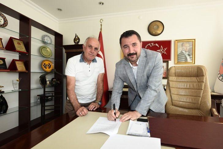 Turhal’a ilki yapılacak olan yarı olimpik kapalı yüzme havuzu projesi imzalandı G1