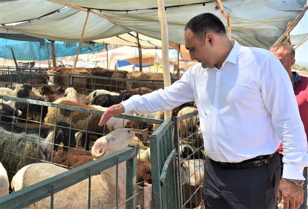 Toroslar Belediyesi, kurban satış ve kesim yerleri hazırlıklarını tamamladı