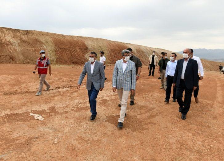 Vali Bilmez, OSB’de kurulacak tekstilkent alanında incelemelerde bulundu G3