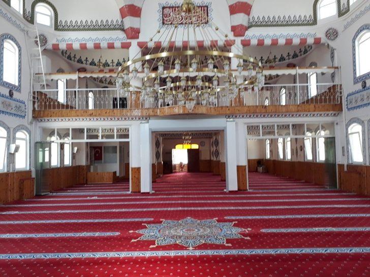 Mahalleli kadınlar imece usulü cami temizliği yaptılar G1