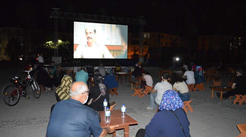 Elazığ'da açık havada sinema etkinliği