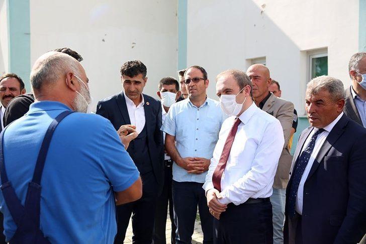 Vali Cüneyt Epcim Gökçedere Beldesinde vatandaşlarla bir araya geldi G4