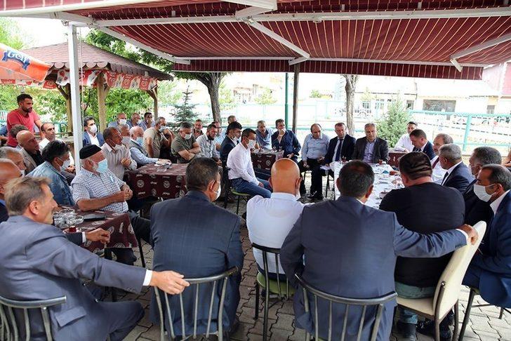 Vali Cüneyt Epcim Gökçedere Beldesinde vatandaşlarla bir araya geldi G5