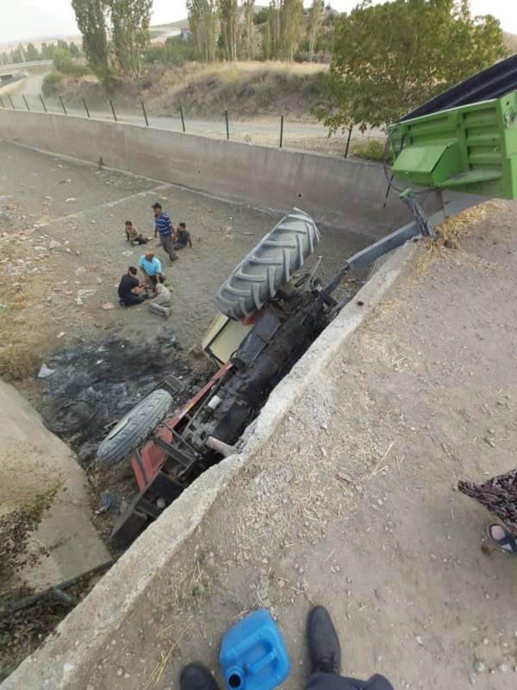 Traktör köprüden aşağı düştü: 3 yaralı G4