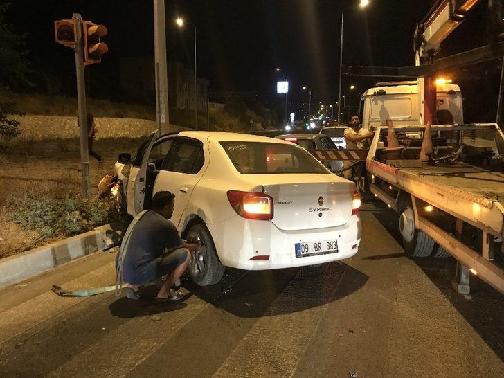 Babasının kiraladığı otomobili çaldı, polis otosuna çarpınca yakalandı G3