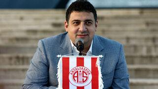 Ali Şafak Öztürk: Podolski Antalya'da mutlu