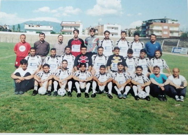 45 yaşındaki Kürşat Günata futbola devam ediyor G3