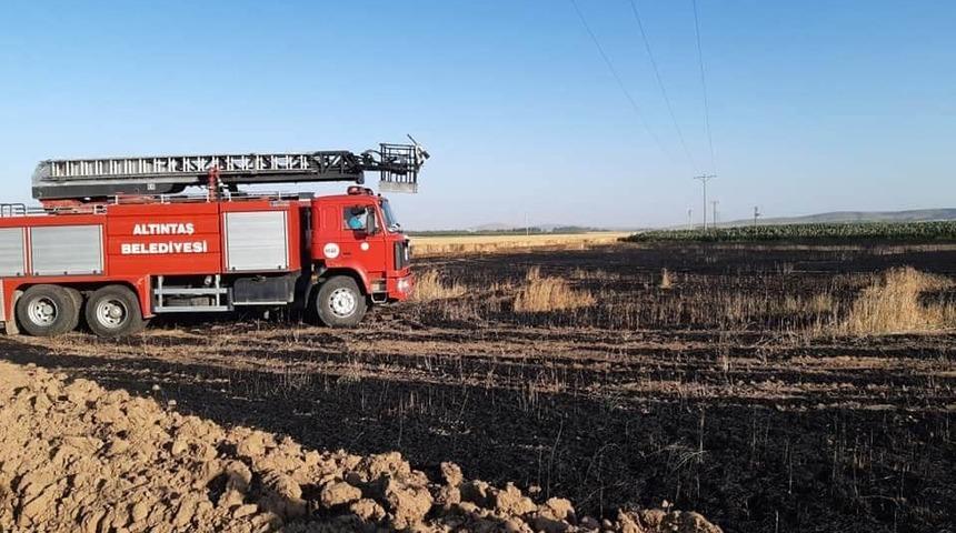 İtfaiye ve k&ouml;yl&uuml;lerin erken m&uuml;dahalesi faciayı &ouml;nledi
