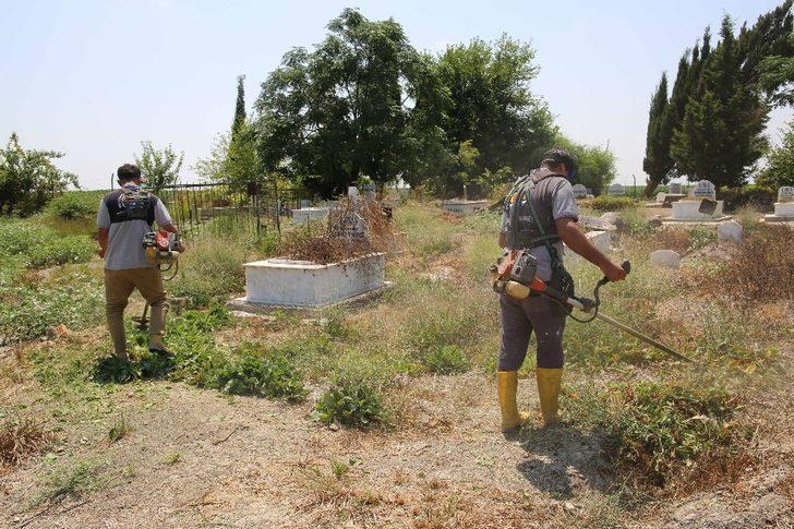 Mezarlıklarda Kurban Bayramı temizliği G5