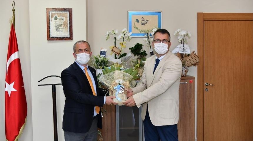 SAÜ Tıp Fakültesinde devir teslim