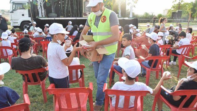 Viranşehir’de çocuklar tiyatro izledi