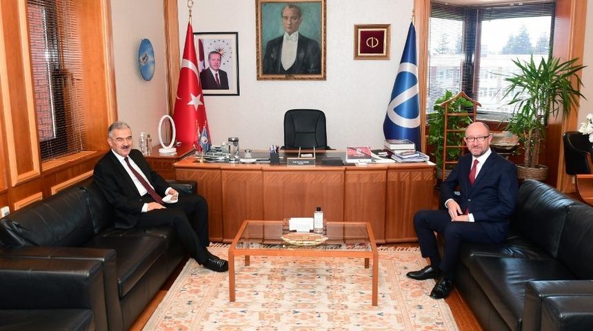 Eskişehir Valisi Ayyıldız Rekt&ouml;r Erdal&rsquo;ı ziyaret etti
