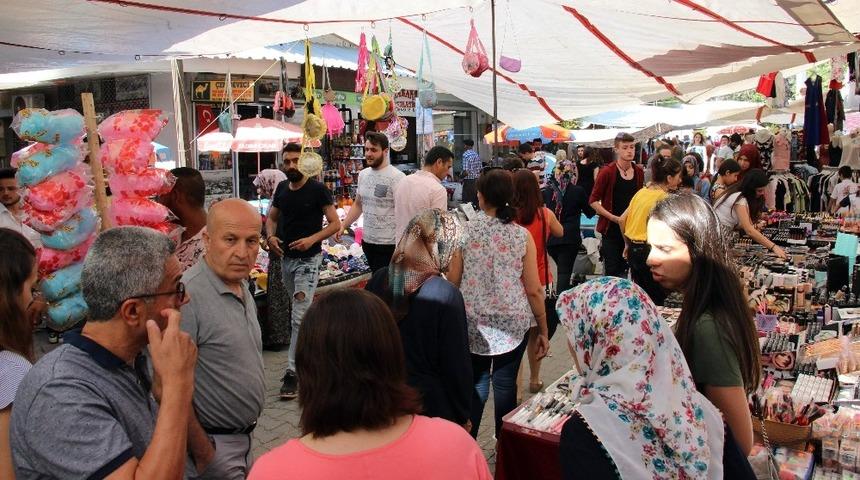 Asırlık pazar geleneğine &lsquo;korona vir&uuml;s&rsquo; molası verildi