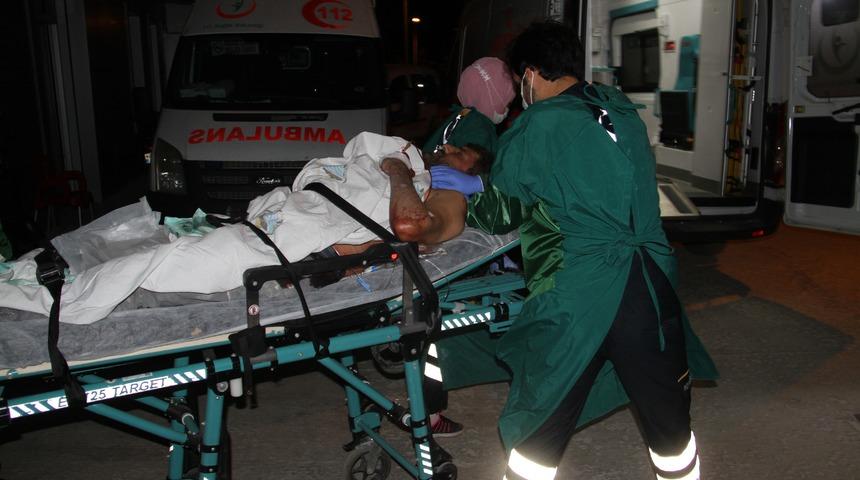 Boğazında kesik yarasıyla hastaneye geldi