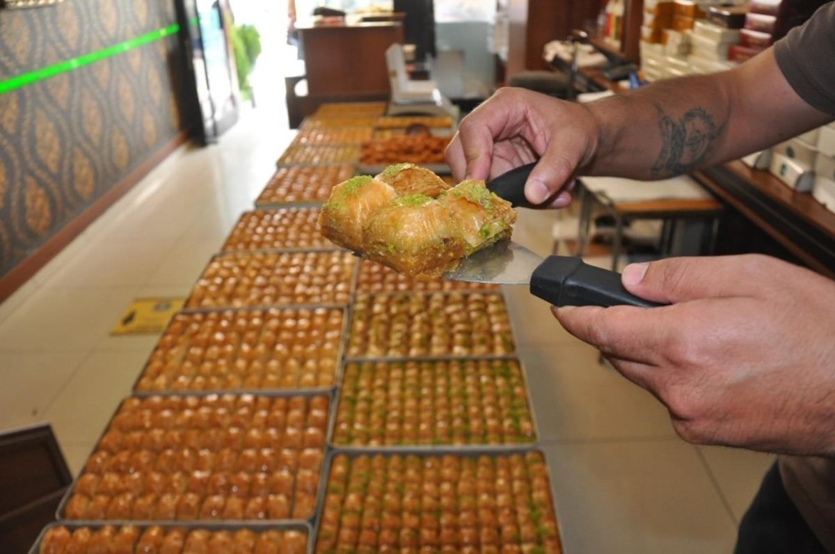 Kars&rsquo;ta tatlıcılarda bayram hareketliliği