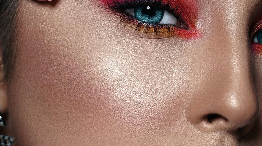 Makyajınızı temizlemeden yattığınızda neler olacağını biliyor musunuz?