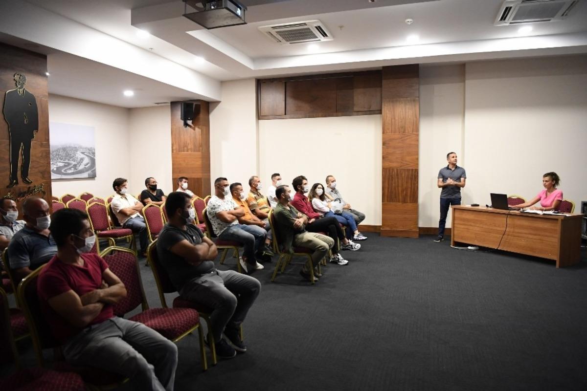 Konyaaltı&rsquo;nda kasaplara hijyen eğitimi verildi