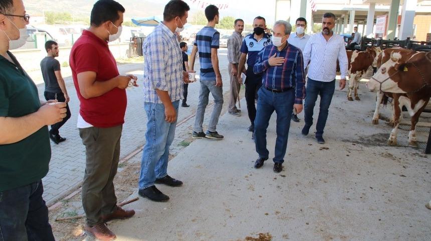 Başkan Akkaya&rsquo;dan hayvan pazarına ziyaret