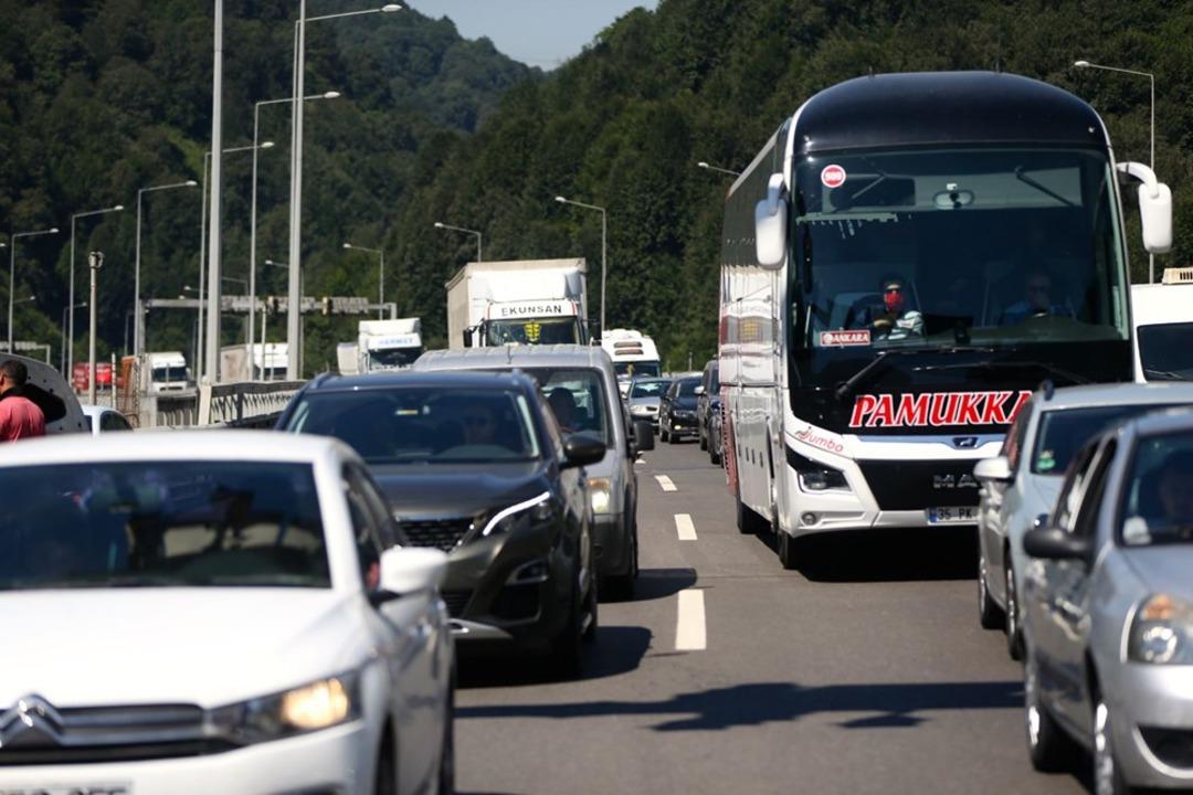 Bayram yoğunluğu erken başladı! İşte TEM'den gelen kareler