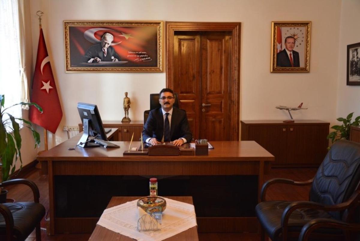 Edremit Kaymakamı Turgay &Uuml;nsal g&ouml;revine başladı