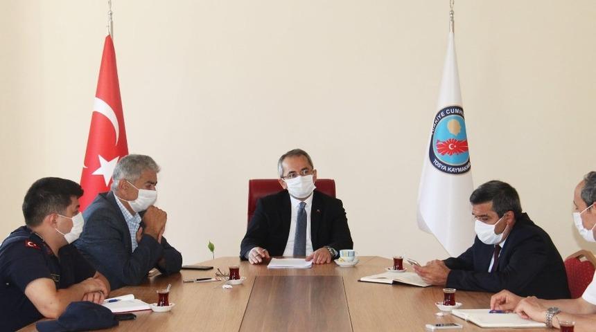 Tosya’da toplu mezar ziyaretleri ve camide bayramlaşma yasaklandı