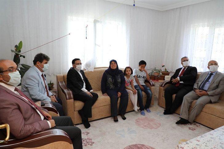 Vali Çiçek’in Sandıklı ziyareti G3