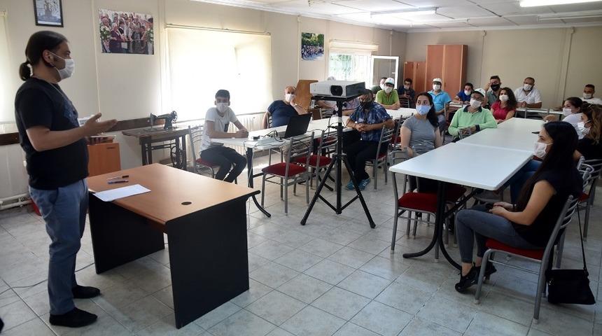 Kesim alanında görevli personele korona virüs eğitimi