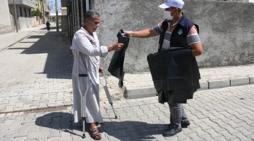 Akçakale Belediyesinden vatandaşlara kurban poşeti